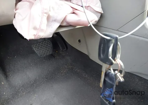 2014 Ford Fiesta Se z USA, uszkodzony, nr VIN 3FADP4BJ9EM113790